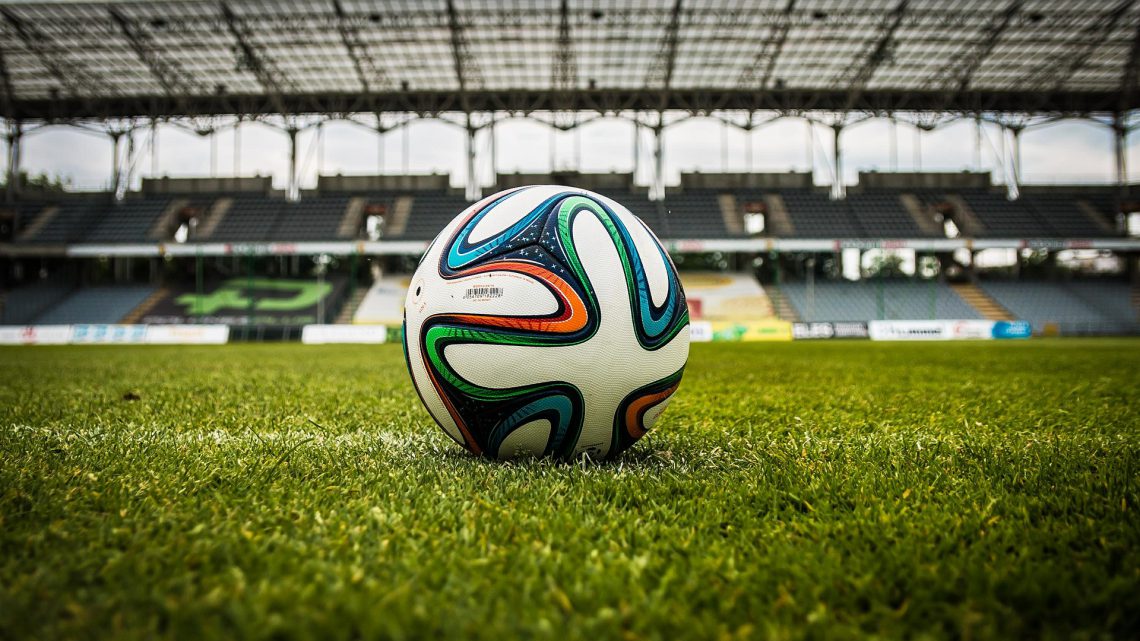 ‘Helft Nederlandse profvoetbalclubs staat op omvallen’
